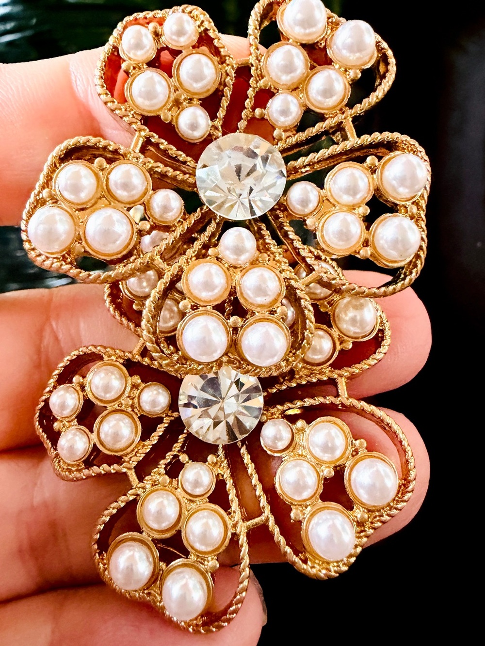 Oscar de la Renta Gold Pearl & Crystal Flower Earrings ✨Pierced / Post